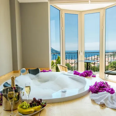 4 Bedroom 6670 Villa Kalkan